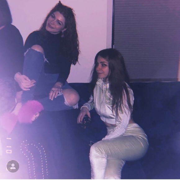 Meet your Posher, Natiya - Picture 4 of 5